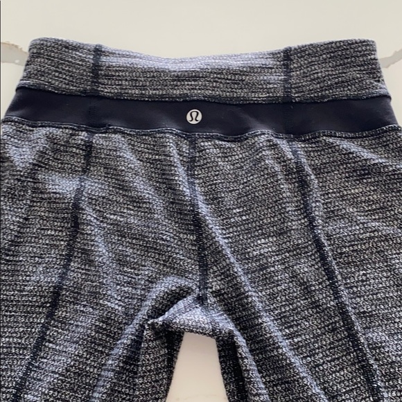 Lululemon bootcut pant size 6 - Picture 3 of 5